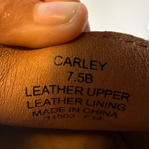 Ralph Lauren Leather Loafers with Gold Emblem - Picture 7 of 9